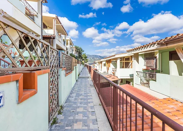 Guesthost - Il Mandorleto Roomy Villasimius